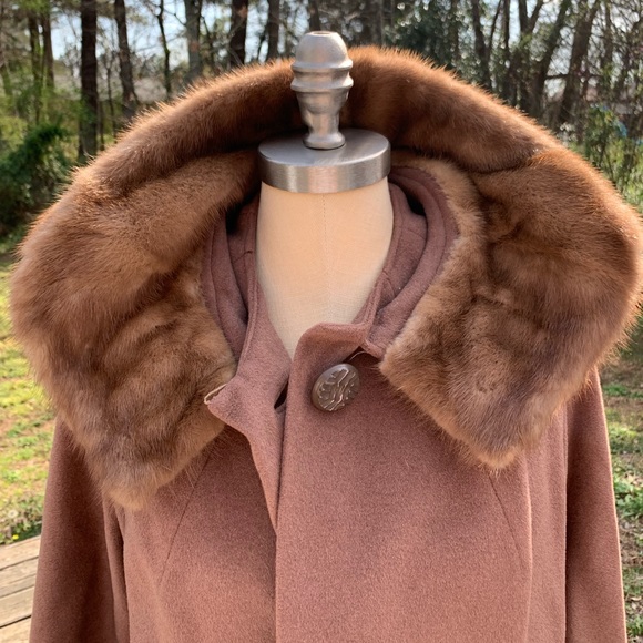 Vintage Wool Trench Coat with Real Fur Trim - Picture 10 of 16